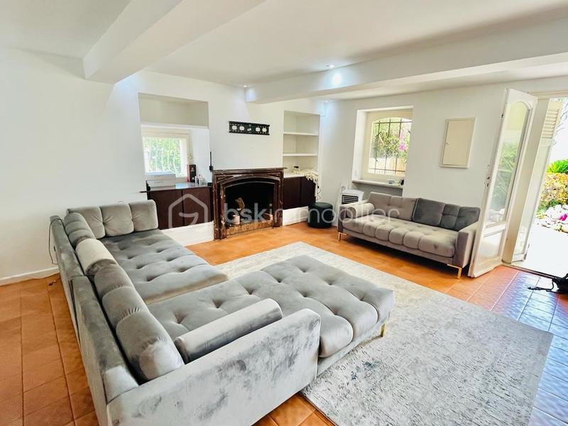 Maison traditionnelle - 88 m² - 4 pièces