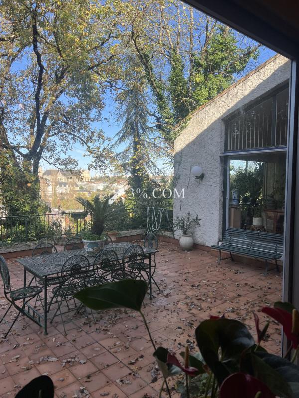 Propriété - 281 m² - 7 pièces