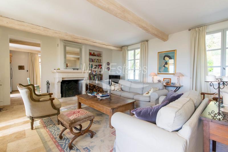 Villa - 247 m² - 7 pièces