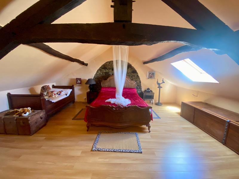 Maison - 270 m² - 7 pièces