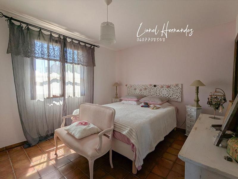 Maison - 295 m² - 10 pièces