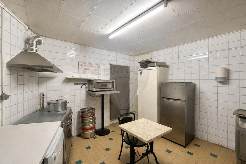 Local commercial - 90 m² - 5 pièces