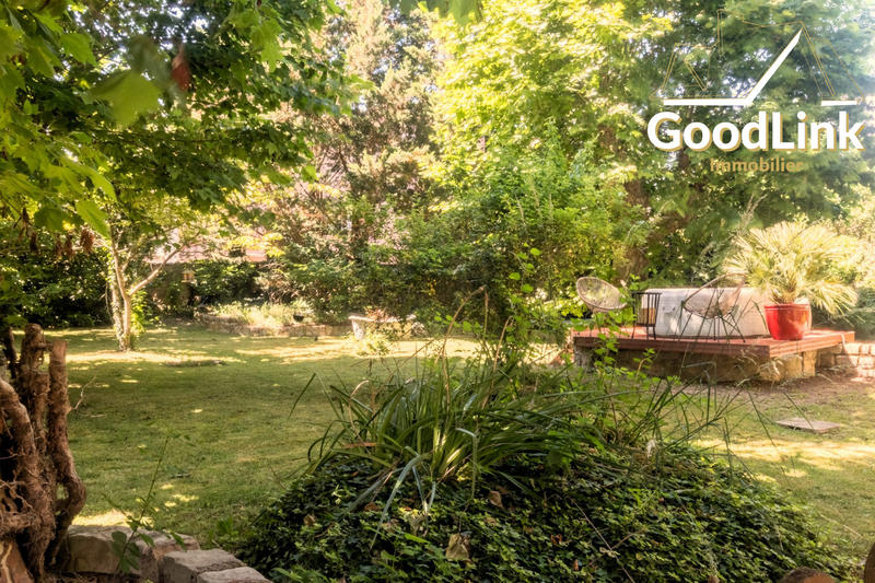 Maison - 235 m² - 7 pièces