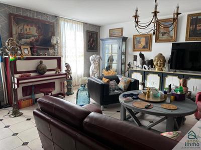 Maison - 255 m² - 10 pièces