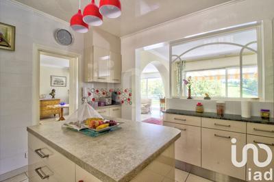 Maison - 210 m² - 7 pièces