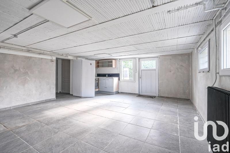 Maison - 142 m² - 8 pièces