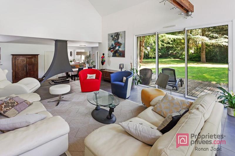 Maison - 220 m² - 8 pièces