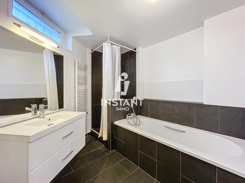 Loft - 135 m² - 4 pièces