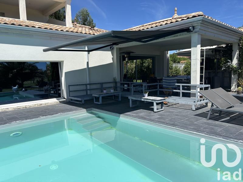 Maison - 250 m² - 8 pièces