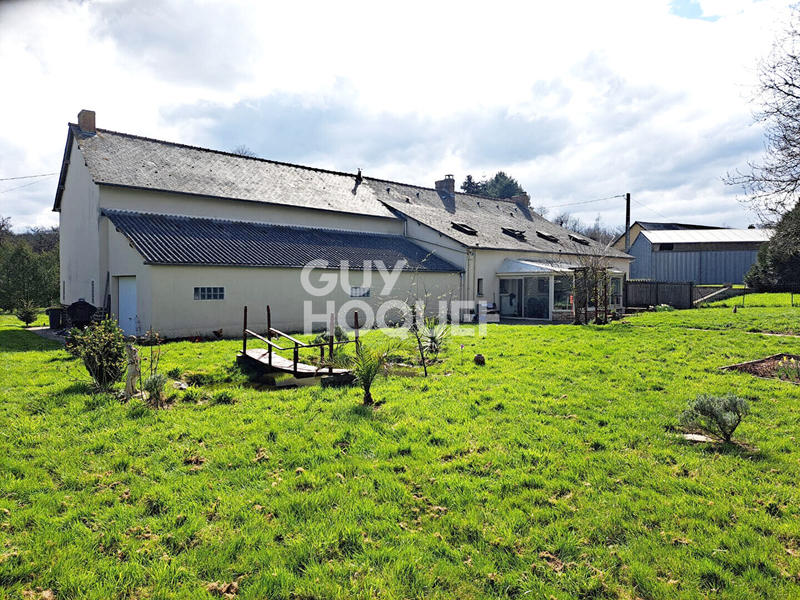 Maison - 230 m² - 8 pièces