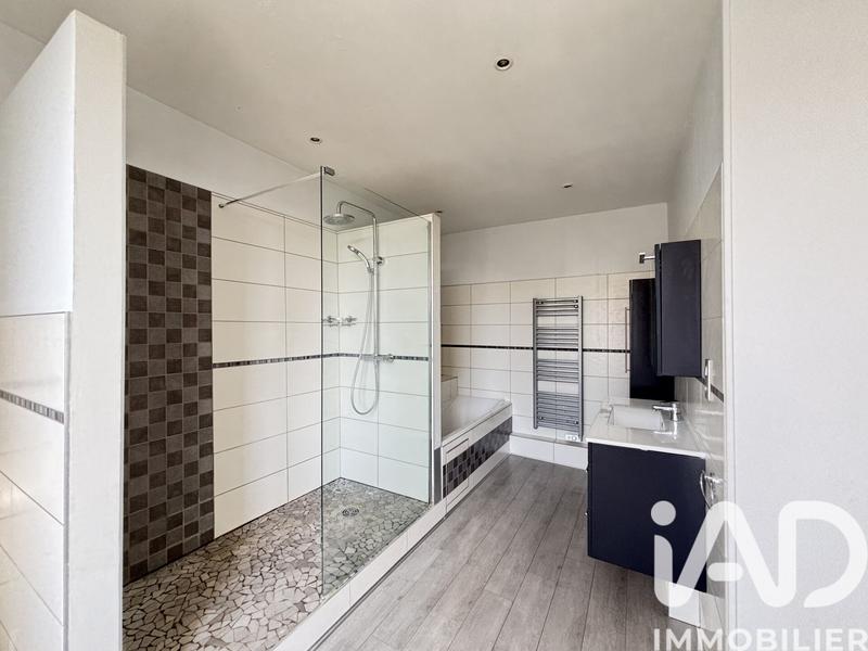 Maison - 451 m² - 12 pièces