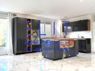 Maison - 161 m² - 6 pièces