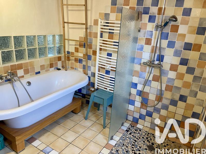 Maison - 470 m² - 11 pièces