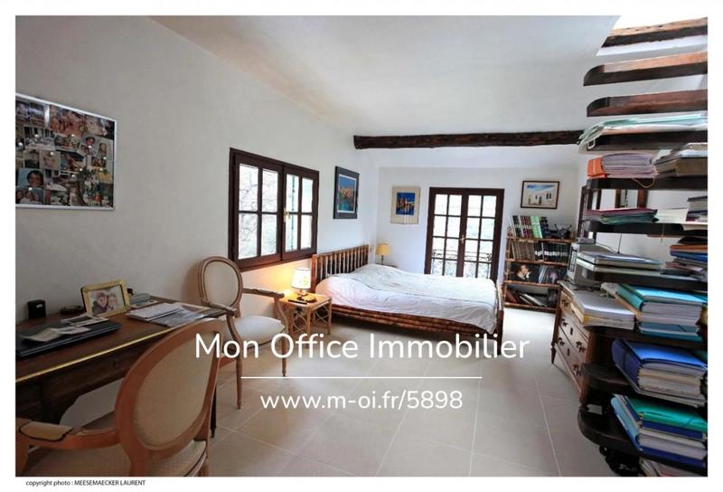 Propriété - 850 m² - 15 pièces