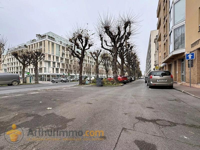 Parking / Garage - 12 m²