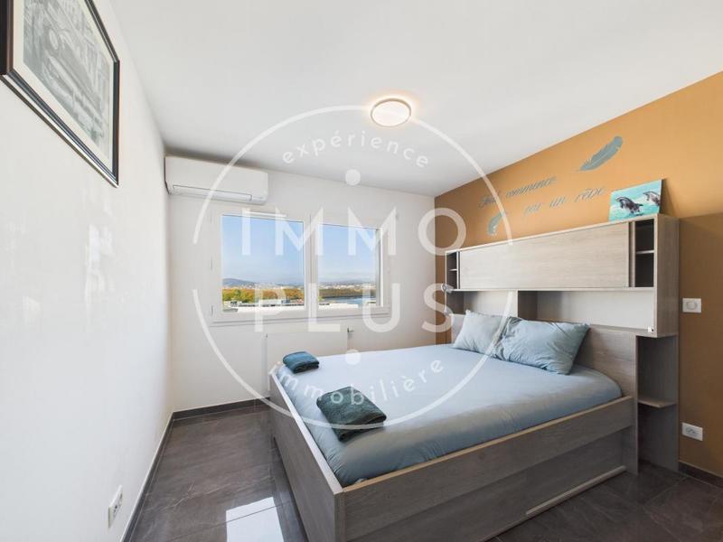 Appartement - 80 m² - 3 pièces