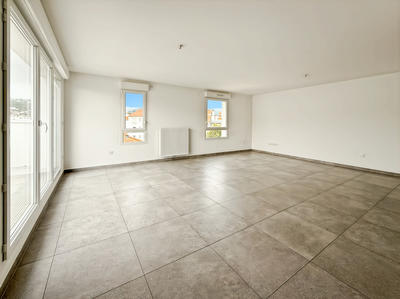 Appartement - 102 m² - 4 pièces