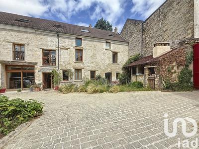 Maison - 294 m² - 9 pièces