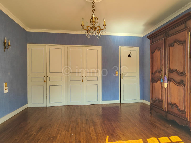 Maison de village - 203 m² - 9 pièces