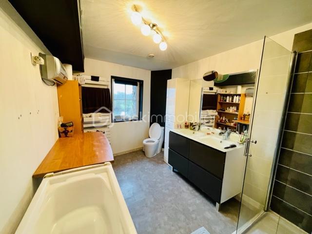 Immeuble - 1 594 m² - 45 pièces