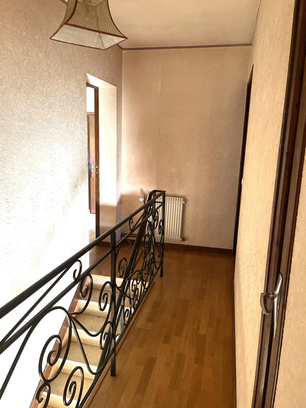 Maison - 205 m² - 9 pièces