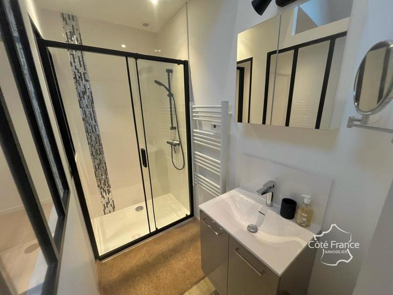 Maison - 181 m² - 5 pièces