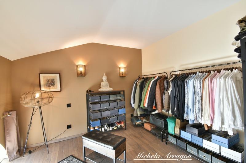 Propriété - 475 m² - 11 pièces