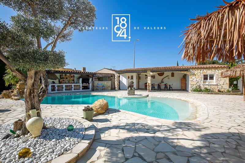 Maison - 240 m² - 5 pièces