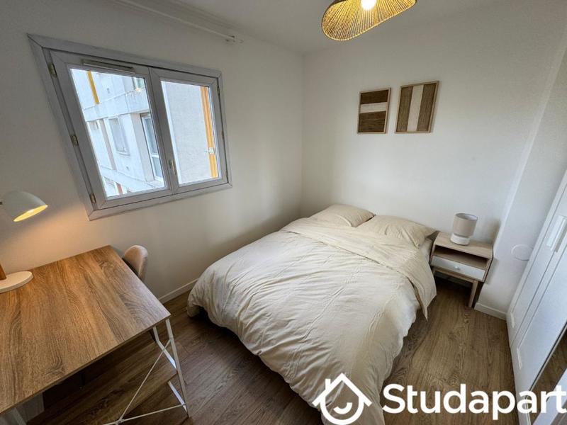 Chambre - 10 m² - 1 pièce