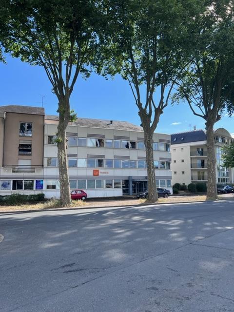 Bureau - 70 m² - 1 pièce