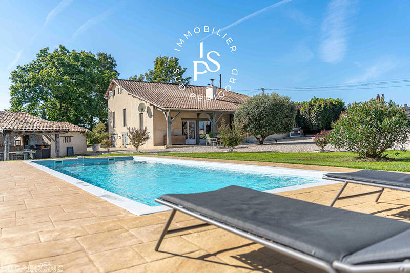 Maison - 200 m² - 5 pièces