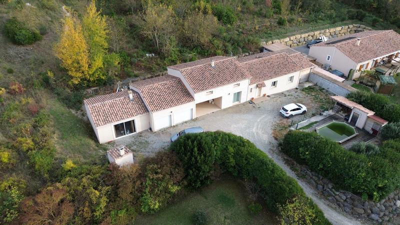 Maison - 192 m² - 4 pièces