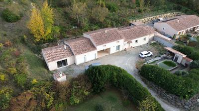 Maison - 192 m² - 4 pièces