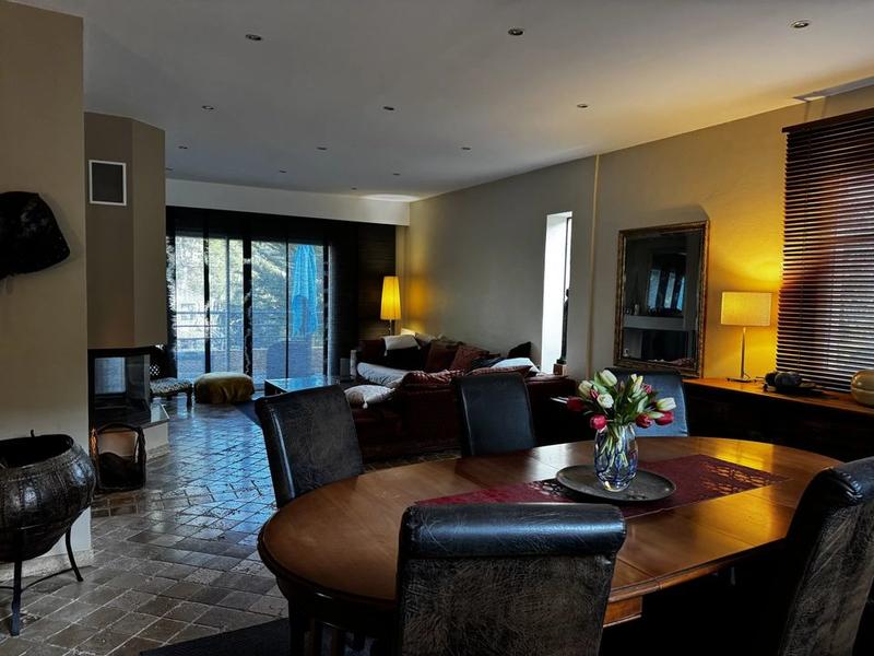 Villa - 220 m² - 5 pièces