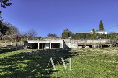 Propriété - 303 m² - 12 pièces