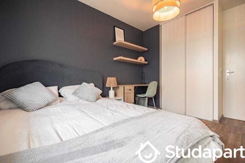 Chambre - 12 m² - 1 pièce