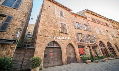 Demeure - 325 m² - 8 pièces