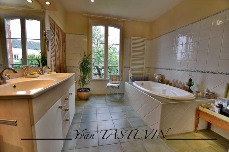 Maison ancienne - 225 m² - 8 pièces