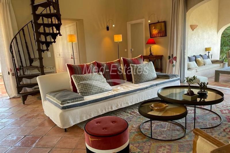 Villa - 350 m² - 10 pièces