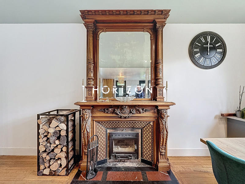 Maison - 202 m² - 7 pièces