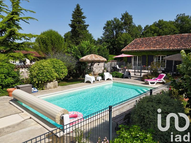 Maison - 276 m² - 11 pièces