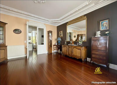 Appartement - 177 m² - 6 pièces