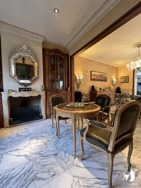 Maison - 249 m² - 9 pièces