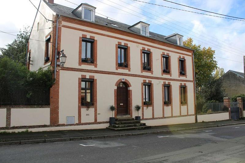 Propriété - 285 m² - 12 pièces