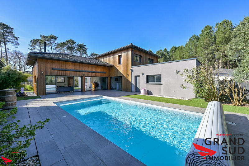 Maison contemporaine - 189 m² - 7 pièces