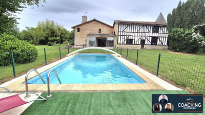 Maison - 300 m² - 12 pièces