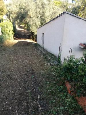 Terrain constructible - 2 000 m²