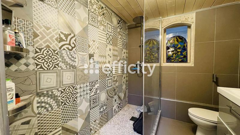 Maison - 170 m² - 6 pièces