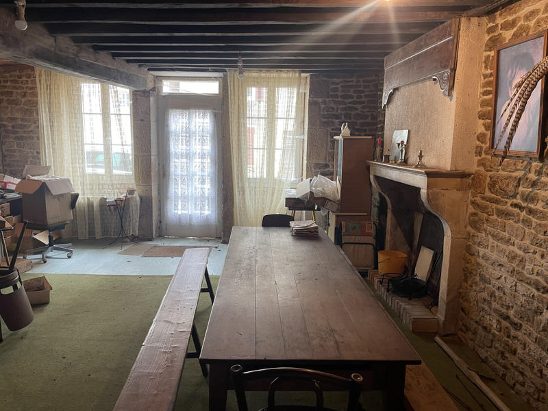 Maison - 300 m² - 7 pièces