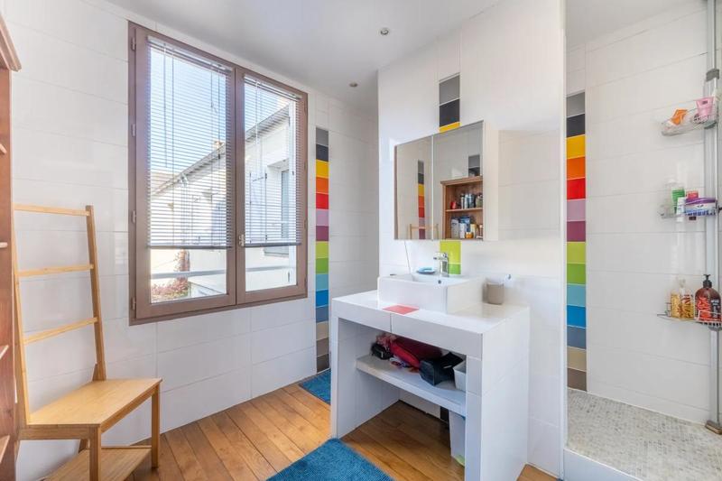 Maison - 201 m² - 6 pièces